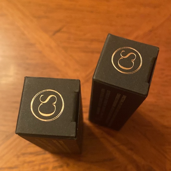 Two Tubes!! BNIB Color Street Lipstick Bundle - 301 Baddie Colorstreet NEW - Picture 3 of 9